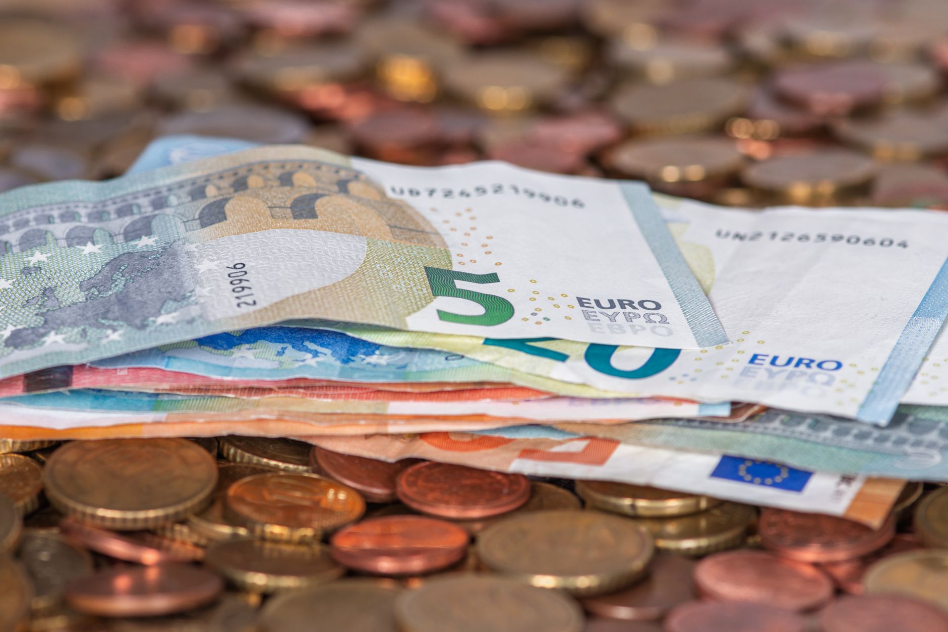 Germany's 2026 minimum wage is €13.90, and 5 groups don't get it